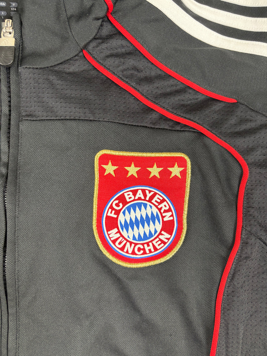 (M-L) Vintage Adidas FC Bayern Trainingsjacke in schwarz