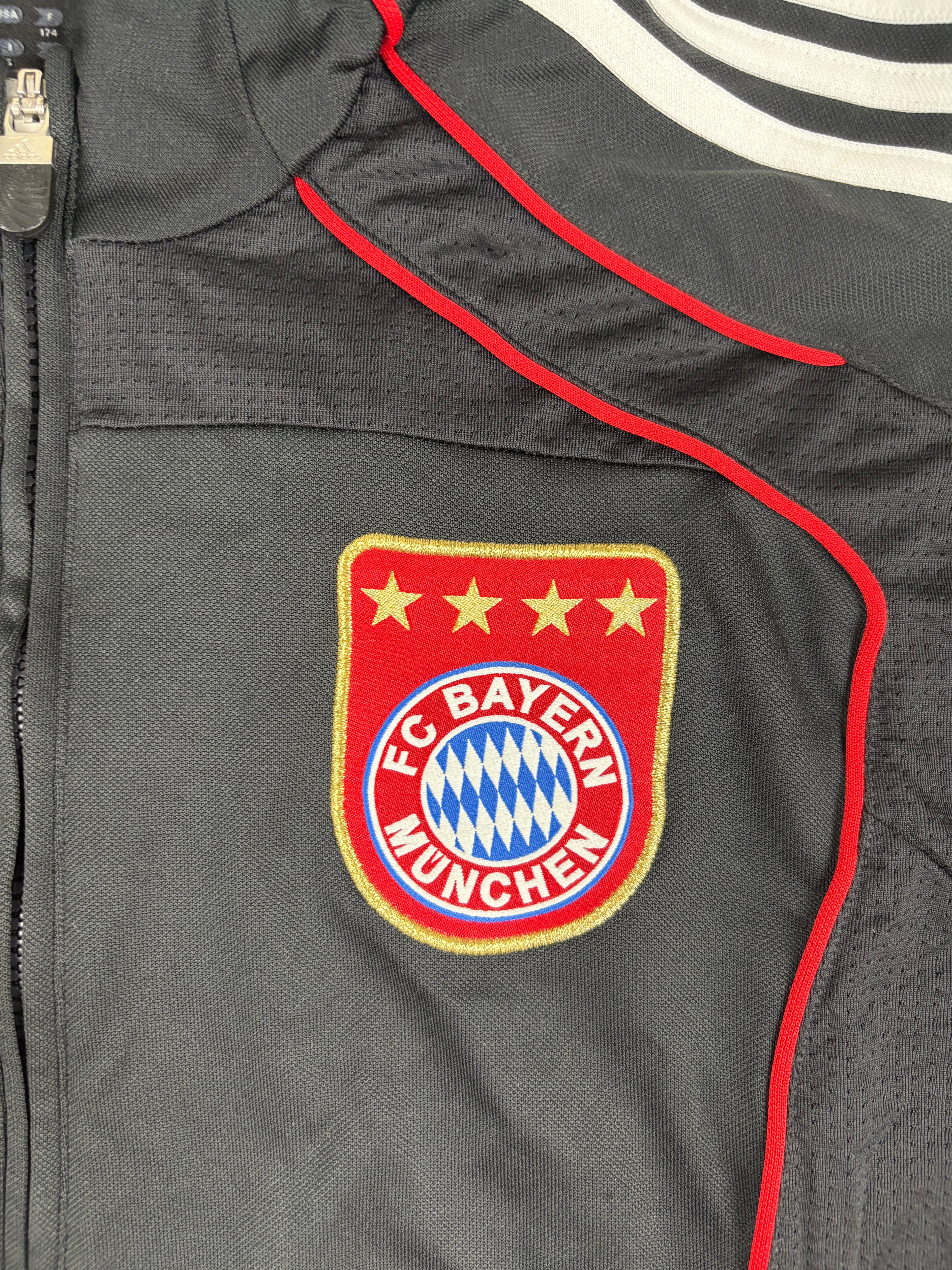 (M-L) Vintage Adidas FC Bayern Trainingsjacke in schwarz