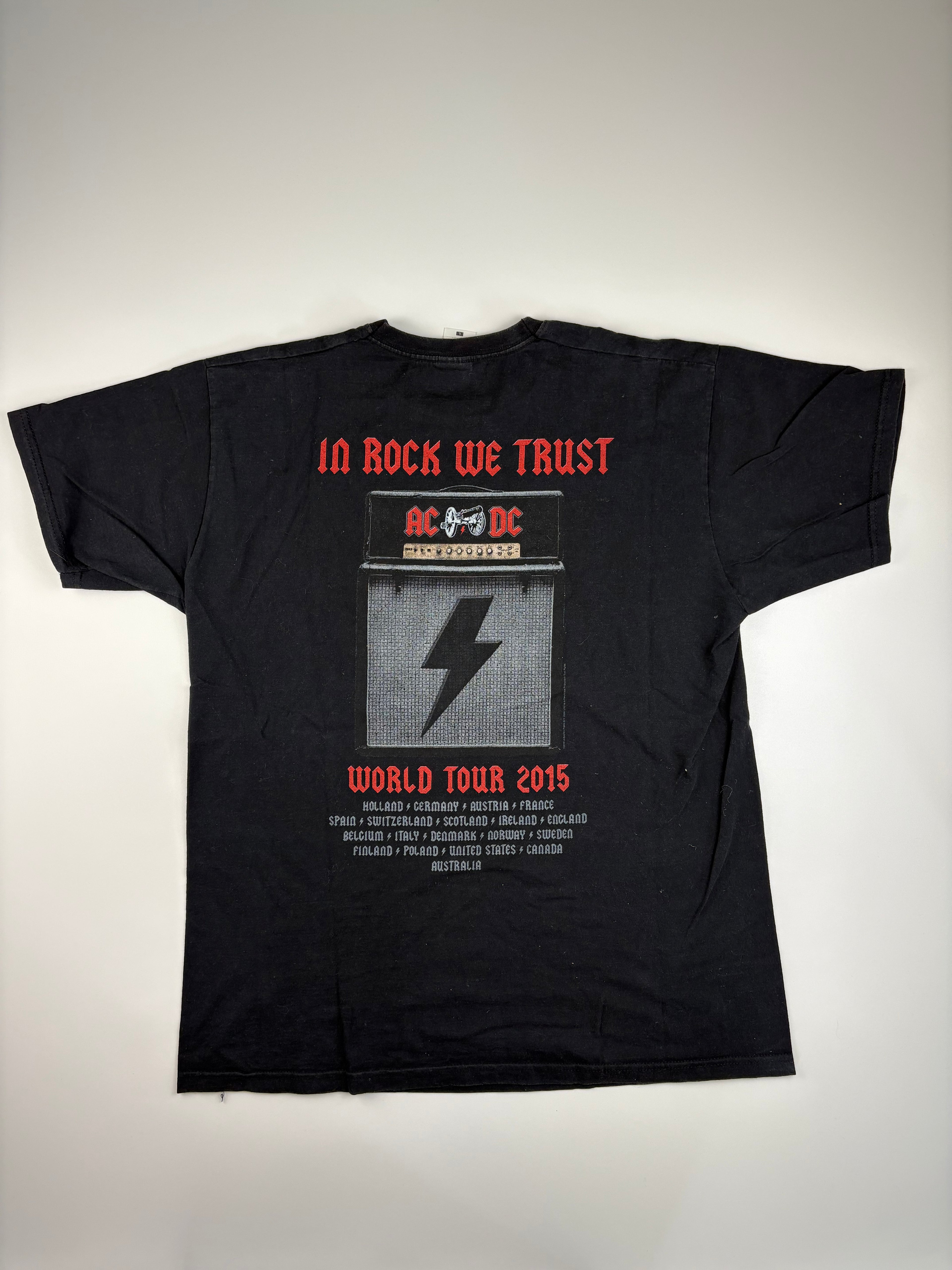 (M-L) ACDC T-Shirt  Backprint "In Rock we trust" in schwarz