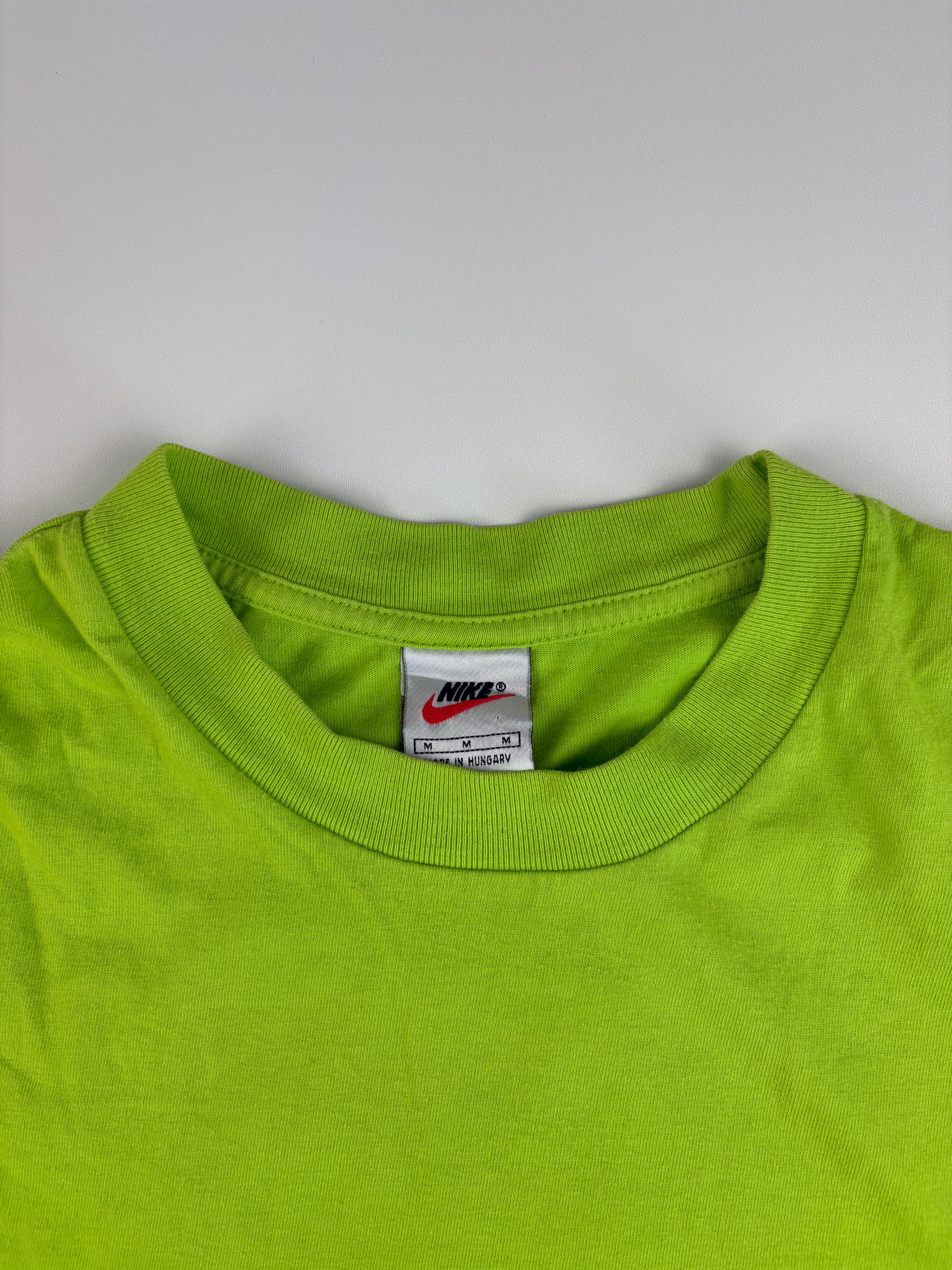 (L-XL) Vintage Nike T-Shirt mit Backprint in grün