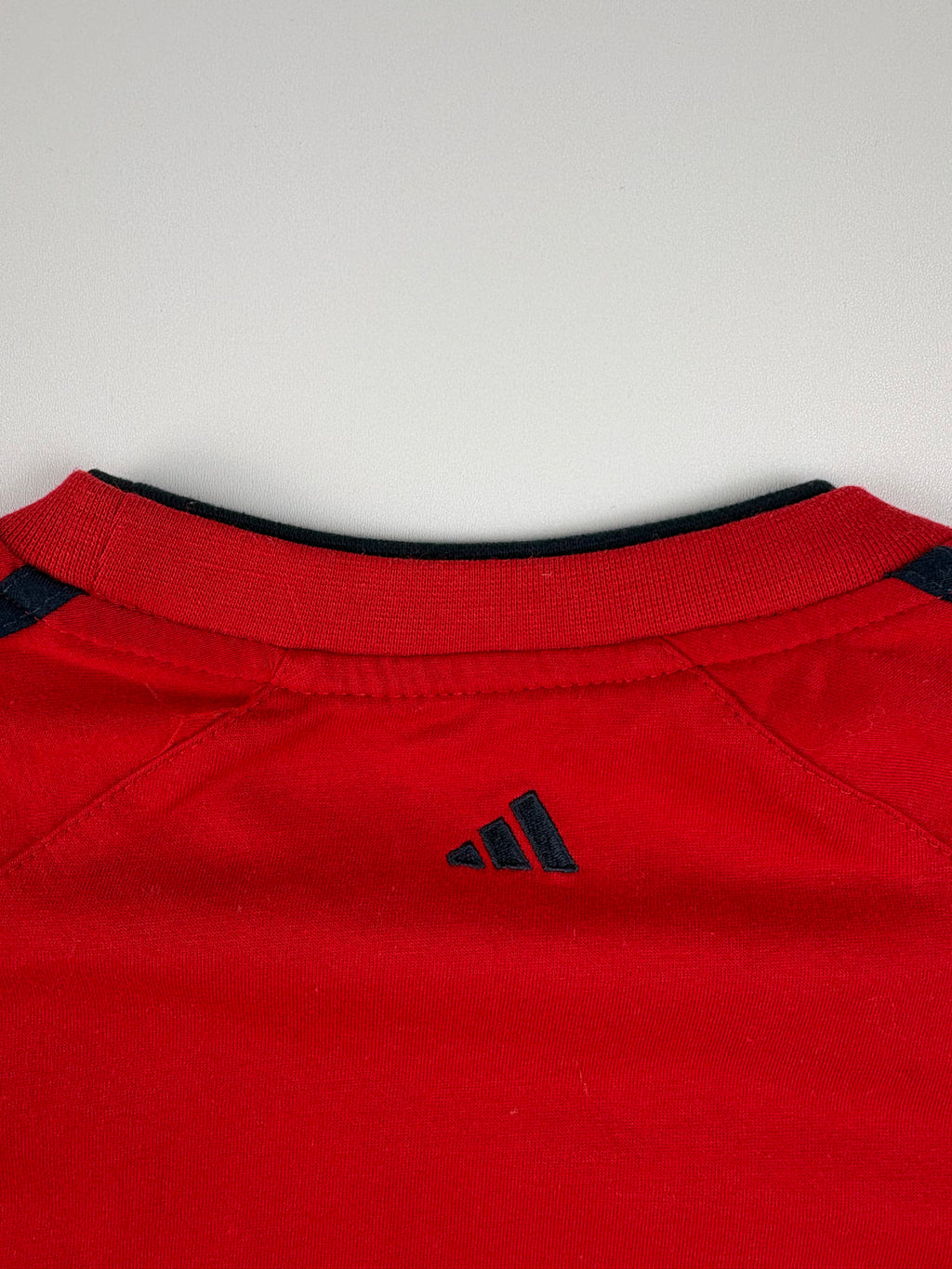 (L) Vintage Adidas T-Shirt in rot