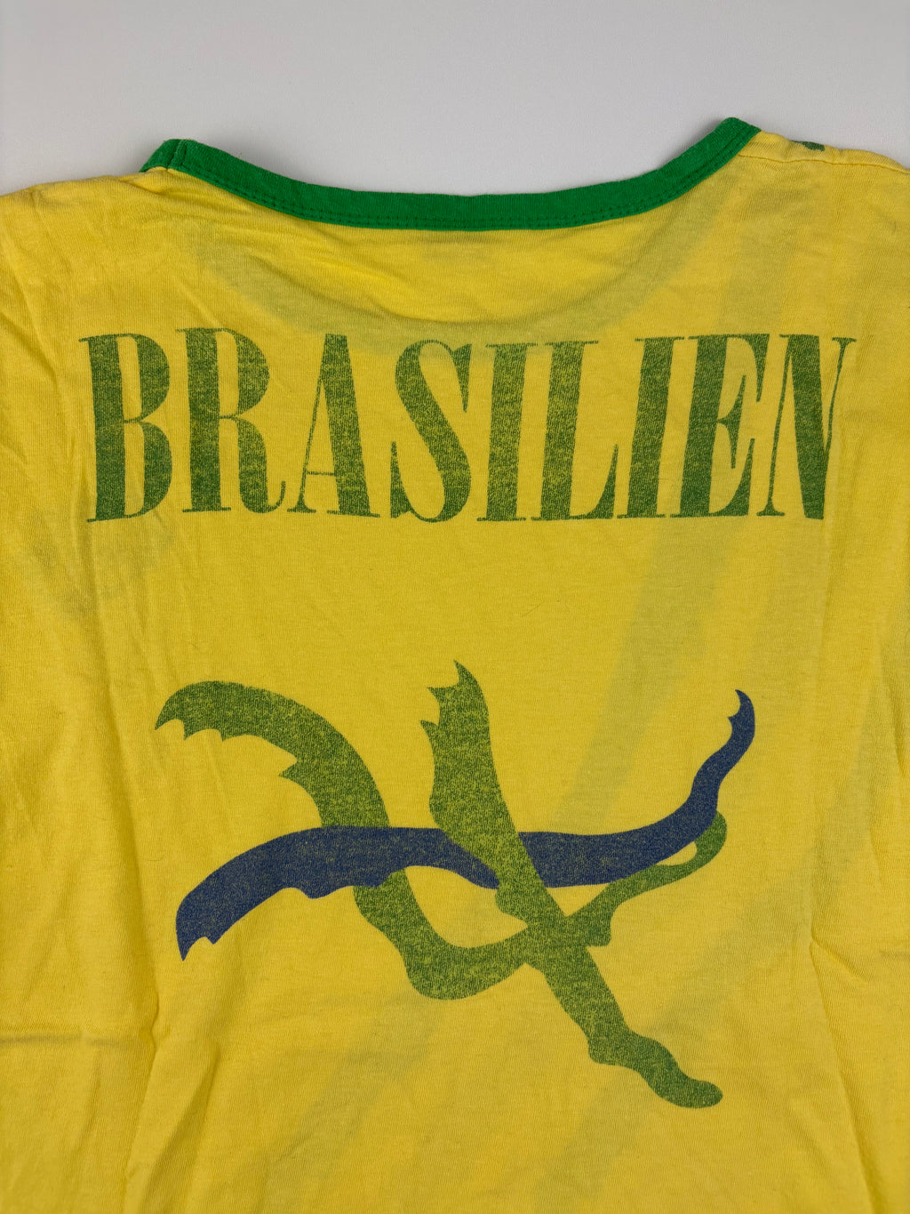 (XS) Vintage Brasilien T-Shirt in Gelb