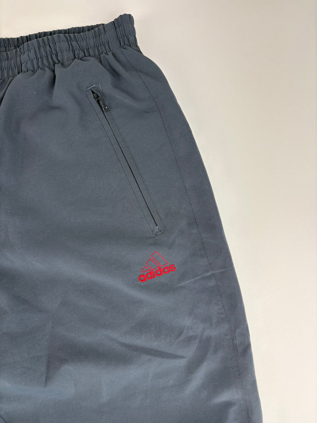 (L-XL) Vintage Adidas Trackpants in grau