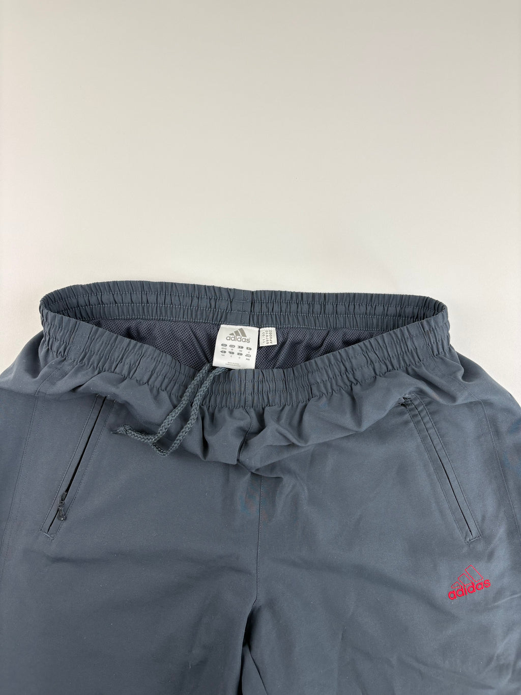 (L-XL) Vintage Adidas Trackpants in grau