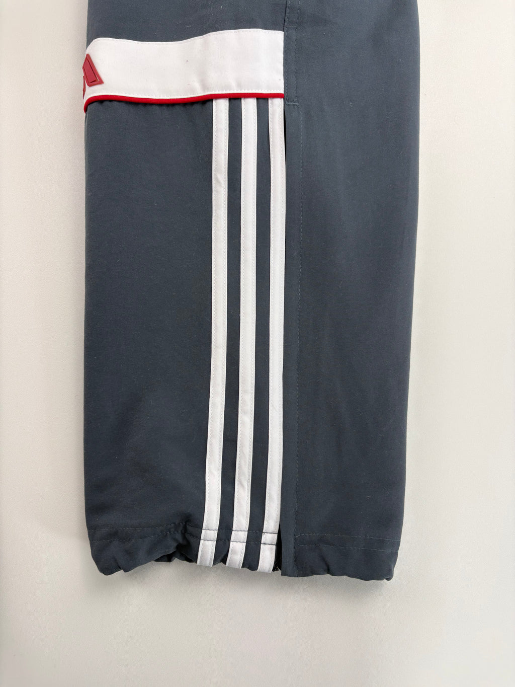 (L-XL) Vintage Adidas Trackpants in grau