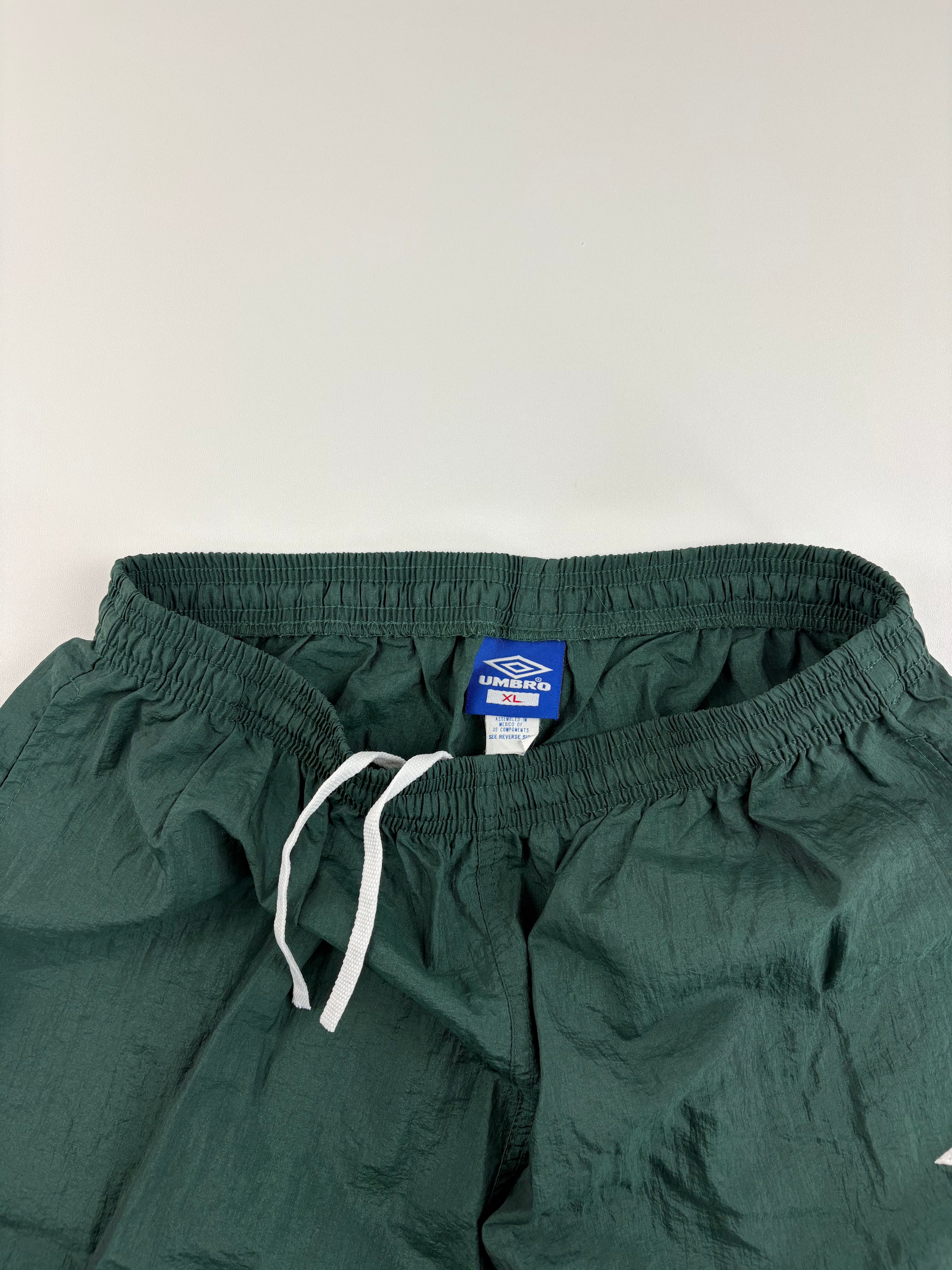 (XL) Vintage Umbro Trackpants in grün