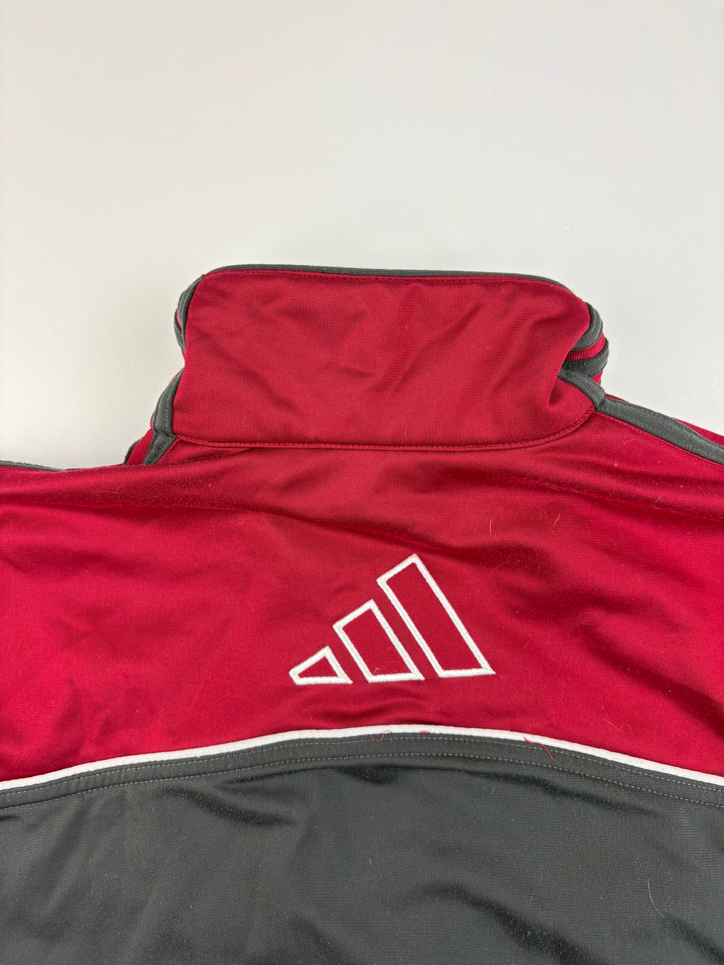 (M-L) Vintage Adidas Trainingsanzug in grau/ rot